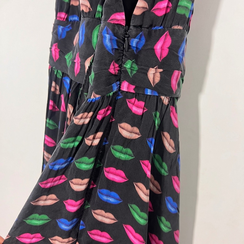 Milly Halter Midi Dress Size 6 Lip Print 100% Silk Pin Up Rockabilly Elegant - Picture 4 of 8